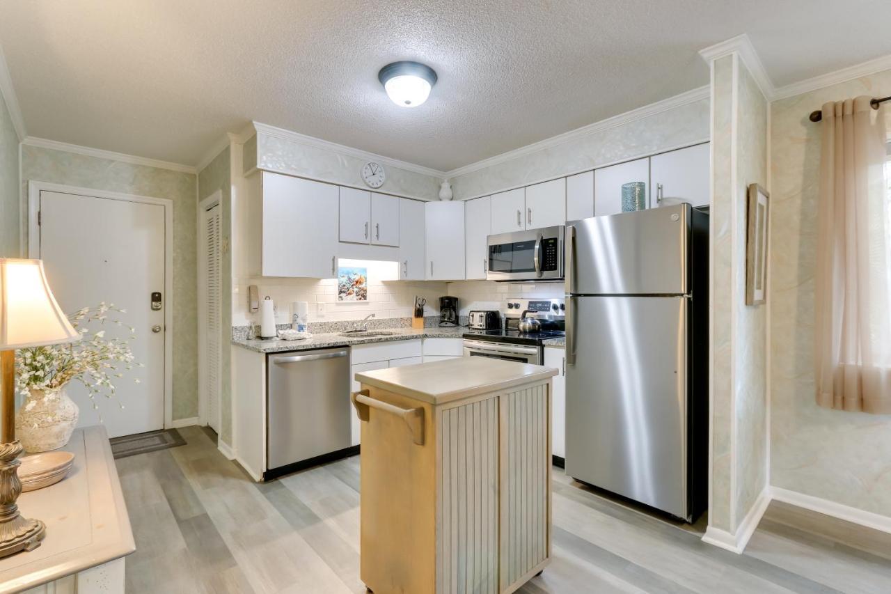 Hilton Head Condo With Balcony And Pool, Walk To Beach Hilton Head Island Kültér fotó