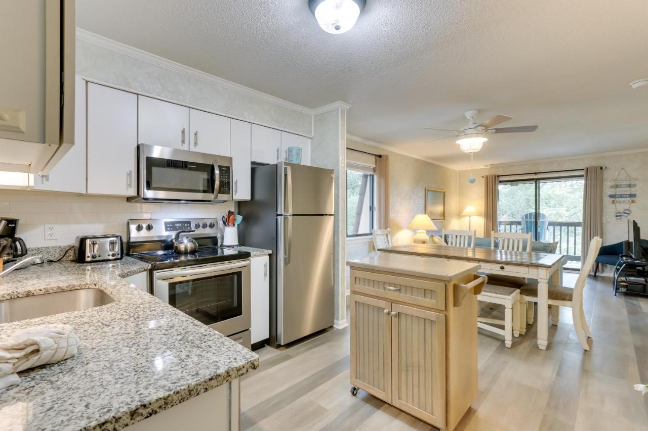 Hilton Head Condo With Balcony And Pool, Walk To Beach Hilton Head Island Kültér fotó