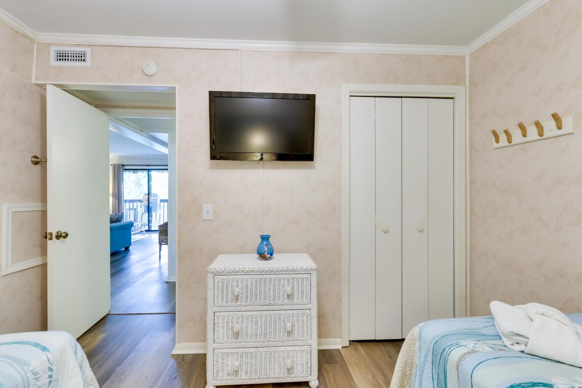 Hilton Head Condo With Balcony And Pool, Walk To Beach Hilton Head Island Kültér fotó